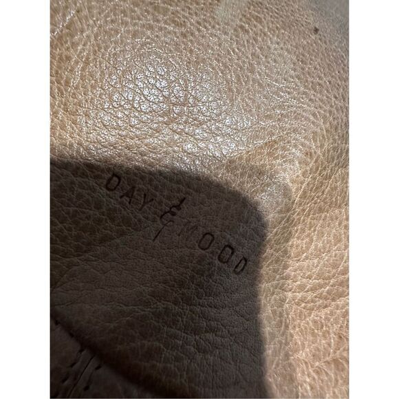 Super soft leather Day & Mood Leather Isa Hobo Purse Adjustable Single Strap - Picture 6 of 8
